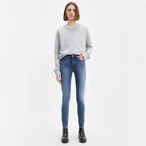 NWOT Levi’s 311 Shaping Skinny Jeans - Medium Wash - Size 27